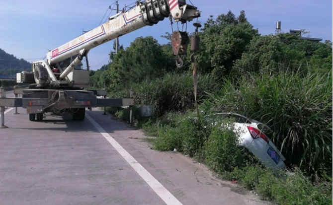 南乐重载吊车救援